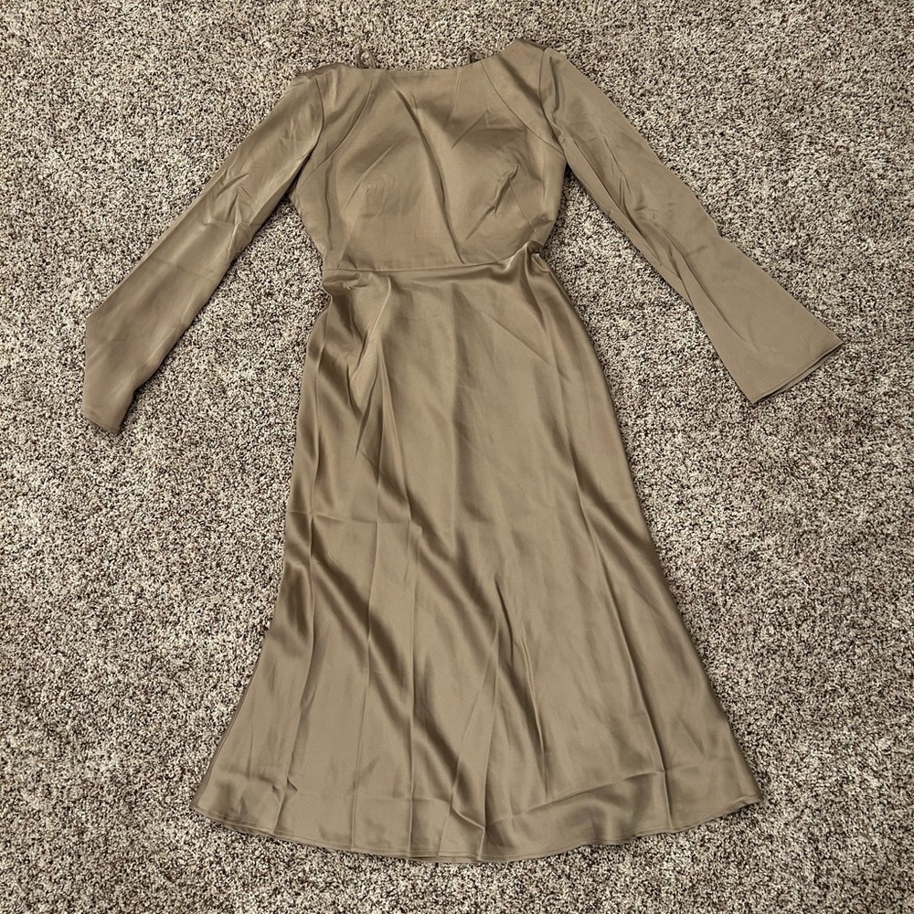 Tan Ribbed Sheath Dress with Raglan Sleeves - Picture 6 of 8